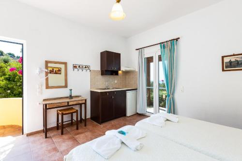 3 twin beds