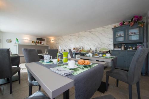 Toit ja joogid, B&B Pousada Rio Aosta-servizi di Bed and breakfast in Saint-Christophe