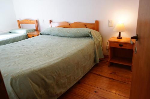 1 double bed, 2 twin beds