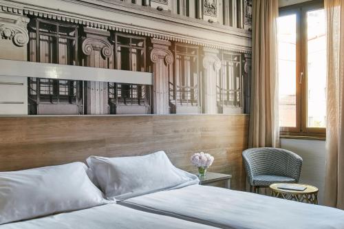 Double or Twin Room image 5