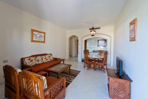 Two-Bedroom Chalet image 3