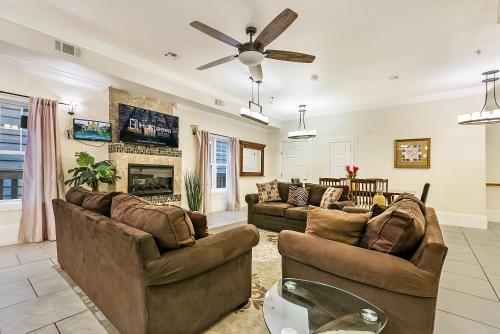 B&B New Orleans - Modern 4BR City Condo 5min drive to FQ - Bed and Breakfast New Orleans