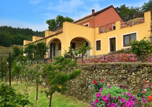  Agriturismo LaValleggia, Tovo San Giacomo bei Garessio