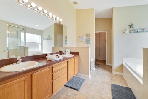 Orange Grove Retreat - Solar Heating Included! - image 8