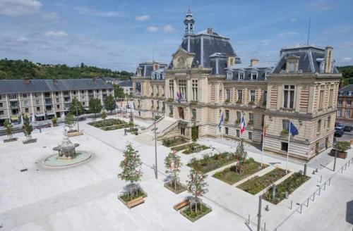 MAISONETTE BIEN EQUIPE avec JARDIN
