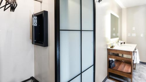 Hollywood Inn Suites Hotel in Los Angeles, USA