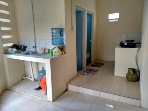 Kitchen, West Surabaya Homey (Syariah) in Dukuh Pakis
