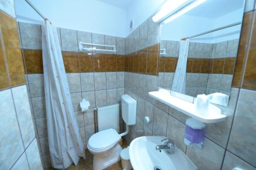 Pensiunea Podul Minciunilor - image 5