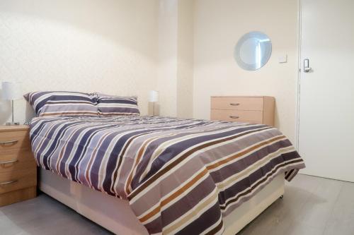 Old Church Road - Deluxe Guest Room 3, , London