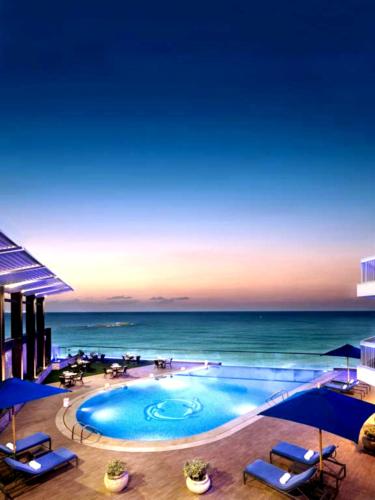 Private Room In Apartment with Sea & Hilton View 5