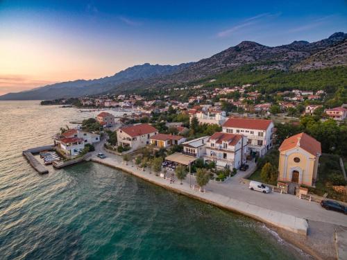 Apartments Dalmacija - Location saisonnière - Starigrad-Paklenica