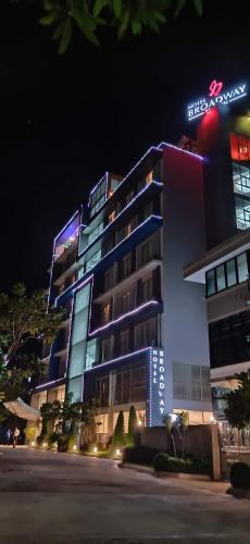 Hotel Broadway Yangon in Mayangone