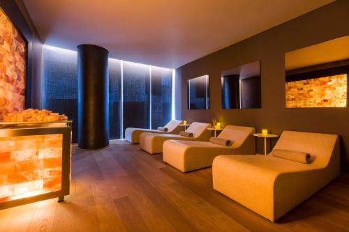 Maritim Hotel Plaza Tirana - 온천