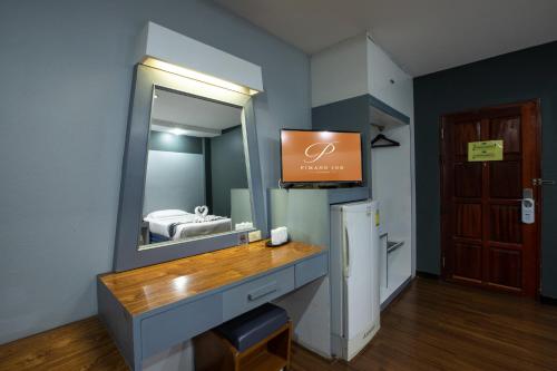 3 twin beds
