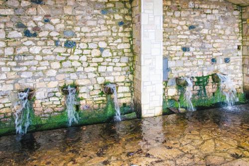  Villa Caterina Stone Built Mountain Resort in Magoúliana