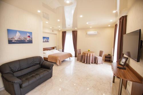 Regatta Hotel - image 14
