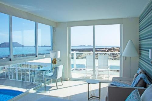 ระเบียง/ชานเรือน, Hotel Boutique TAO Caleta Mar in กอร์ราเลโค