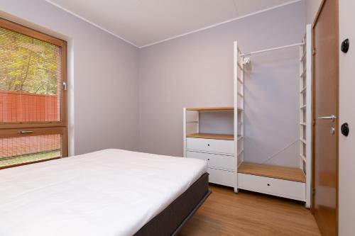 Self-check-in 2 bedroom apartment with a terrace and free parking, Tallinn (photo 8)