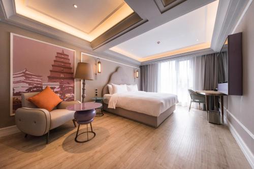 room detail thumbnail 1