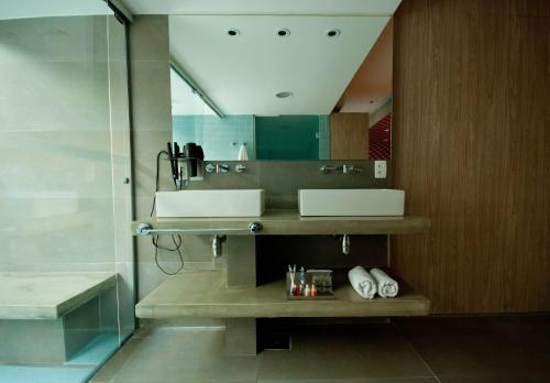 ห้องน้ำ, Lush Motel Ipiranga in กัมบูซิ