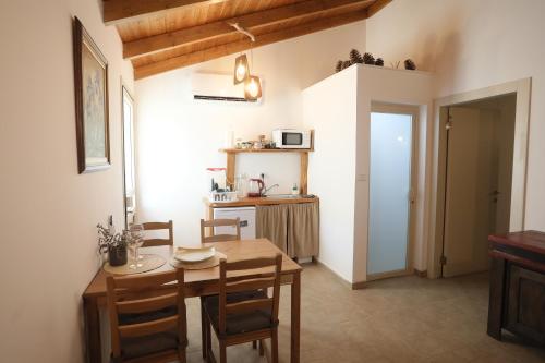 Létesítmények, Lakeside Terrace in Neot Golan