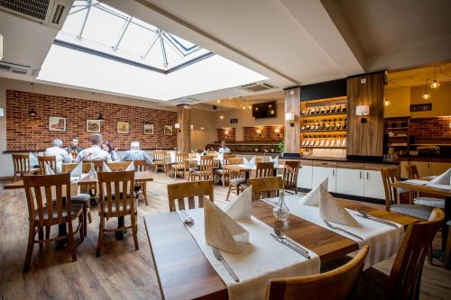Restaurant, Park Hotel Diament Zabrze - Gliwice in Zabrze