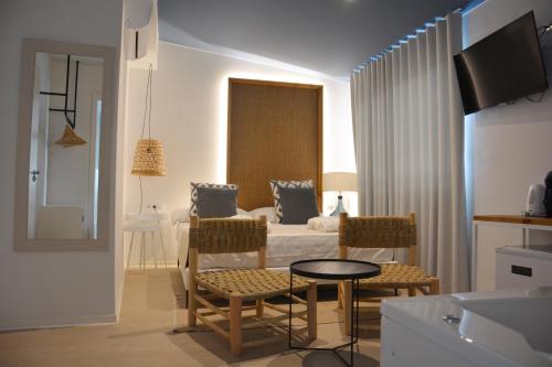 YOU & CO. Saler Beach Boutique - image 3