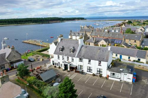 Exterior view, Crown and Anchor Inn in Findhorn