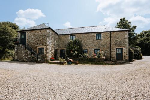 Exterior view, Goonwinnow Farm Cottages in Newlyn