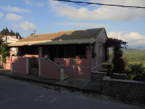  Hillsidehouse in 49100 Magouládes