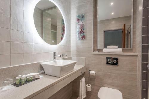 Clontarf Castle Hotel - image 5