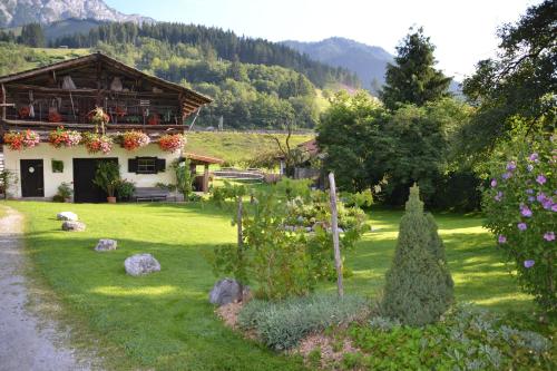 Bejárat, Matzhof in Otting