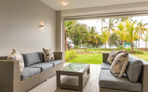 CAPLAGE - BEACHFRONT GROUND FLOOR APARTMENT in TAMARIN, Tamarin (foto 6)