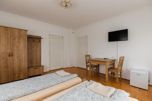 Airport Jazmin Guesthouse - image 4