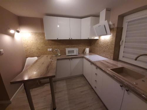 кухня, Apartamenty na przedmieściach RADZYMINA z prywatnym parkingiem i ogrodem (Apartamenty na przedmiesciach RADZYMINA z prywatnym parkingiem i ogrodem) in Радзимін