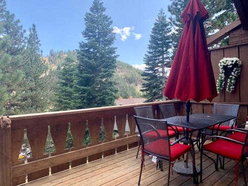 Mountain Cabin with Hot Tub and Sauna in Incline Village (NV)