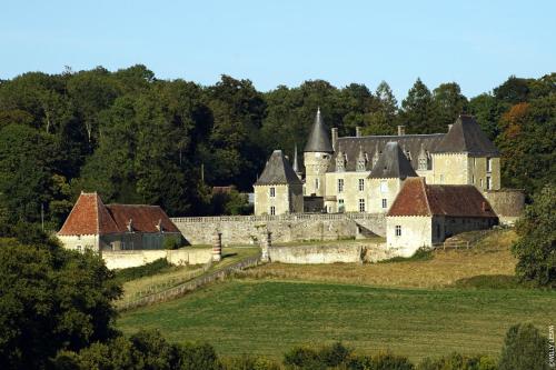 . Château des Feugerets