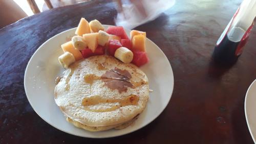 Makanan dan Minuman, Bananas Guest House Private Room in Altagracia