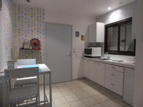 Konyha, Gîte Les Esparrus (Gite Les Esparrus) in Villecroze