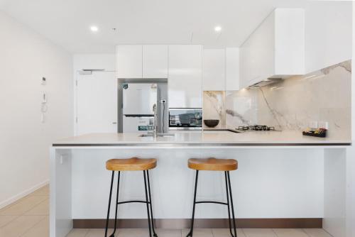 Two Bedroom Two Bathroom Apartment image 7