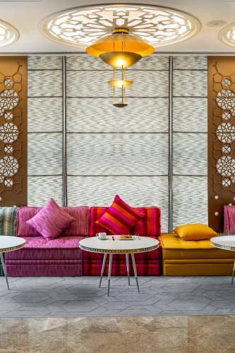 Mercure Dubai Barsha Heights Hotel Suites - image 3