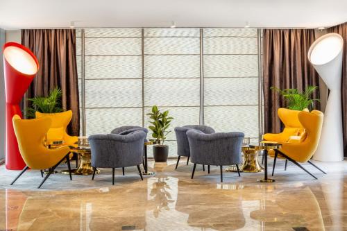 Mercure Dubai Barsha Heights Hotel Suites - image 4