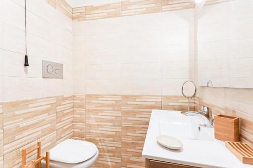 Catania City Center Apartment - image 9