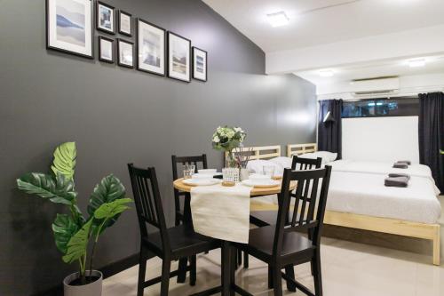 T1 Large Studio Full kitchen 100m. to BTS, Bangkok