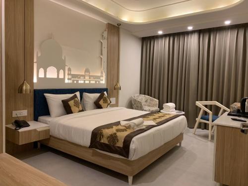Hotel Ratangarh Palace