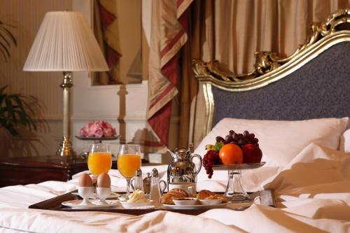 F&B, 호텔 마자파힛 수라바야 엠갤러리 (Hotel Majapahit Surabaya MGallery) in 수라바야