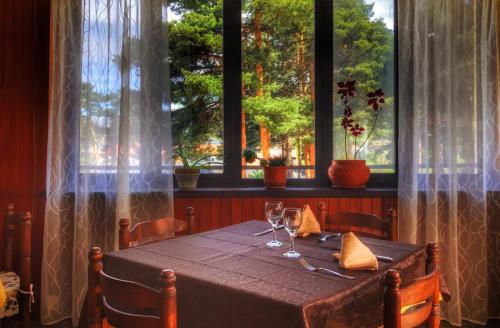 Hotel Lucía - image 7