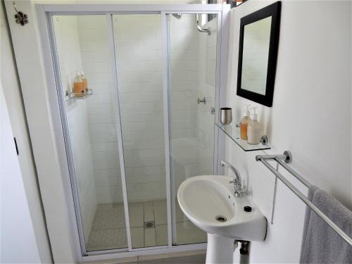 2 bedrooms, 3 beds