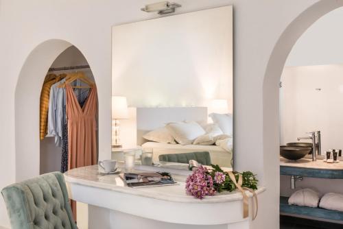 ANTELIZ SUITES in Santorini - Review with Photos & Hotel Map