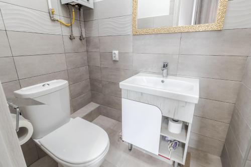 Midwheel Apartment 9